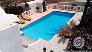 L 238 -                            بيع
                           Villa avec piscine Djerba